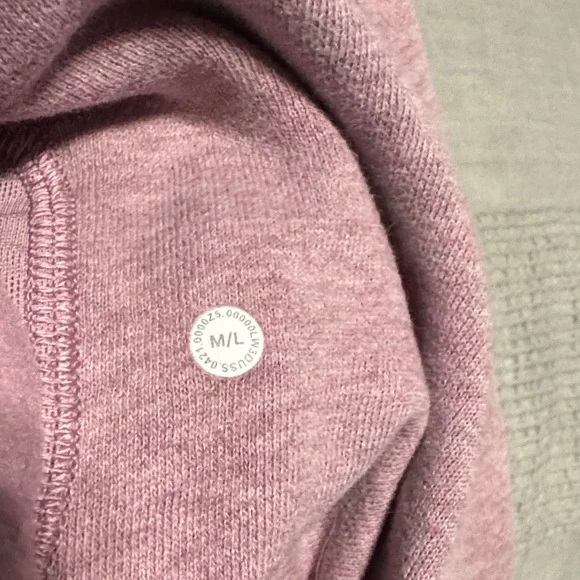 Lululemon Women's Mauve Hoodie Sweatshirt size M/L - Picture 5 of 5